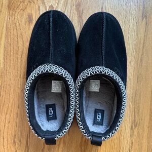 Ugg tazz slippers